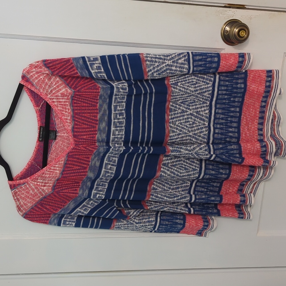New Directions Sz L Aztec Pattern Lightweight Long Sleeve Top